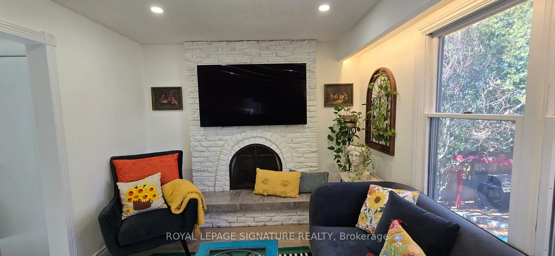 105, Ashton, Huron Heights-Leslie Valley, Newmarket