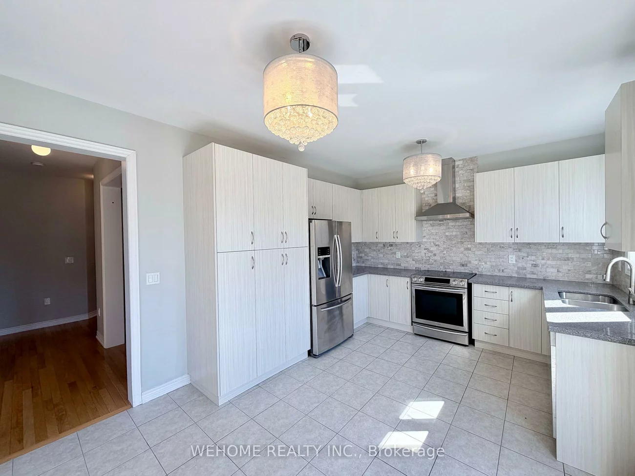 657, Sweetwater, Glenway Estates, Newmarket