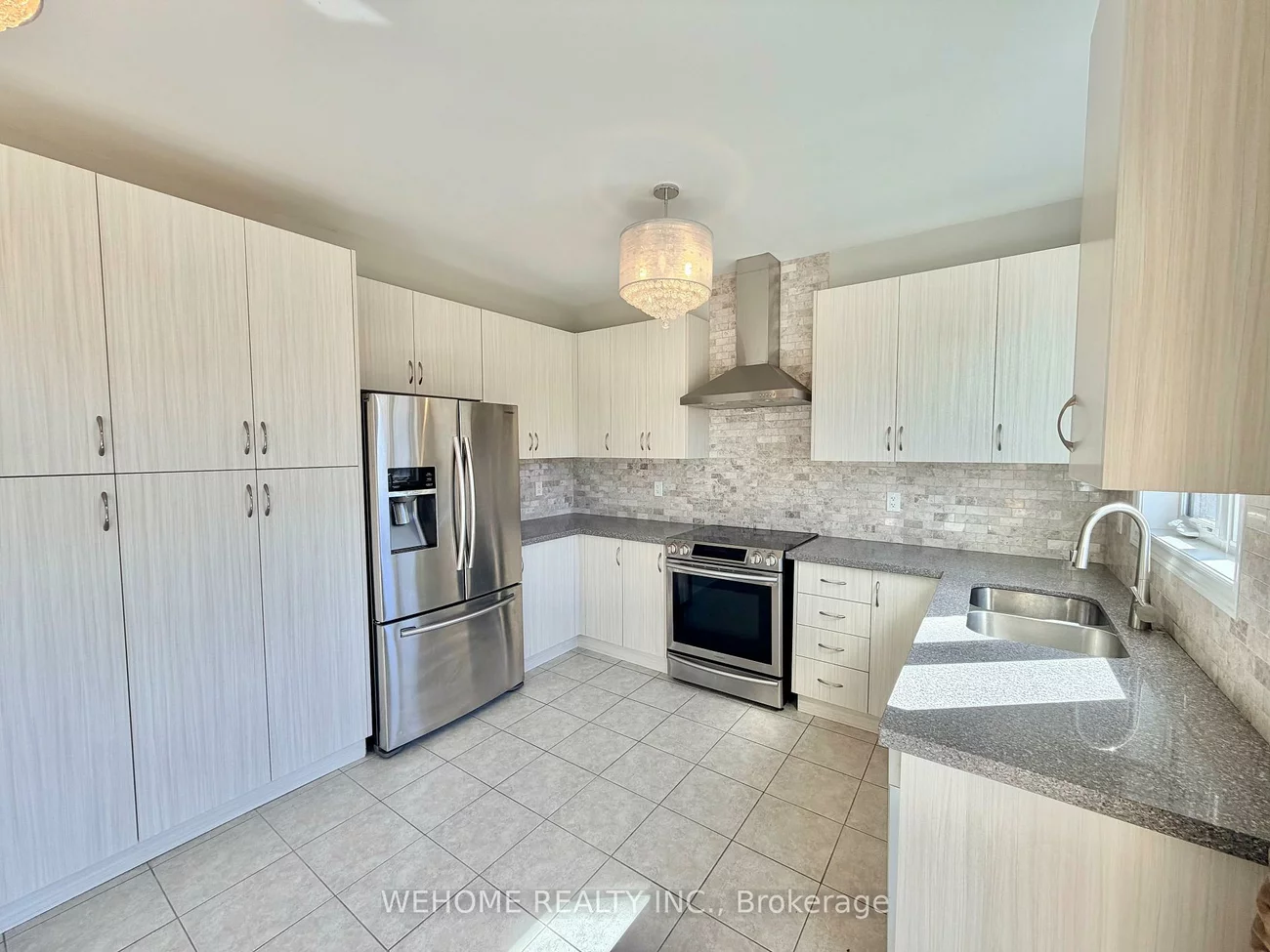 657, Sweetwater, Glenway Estates, Newmarket