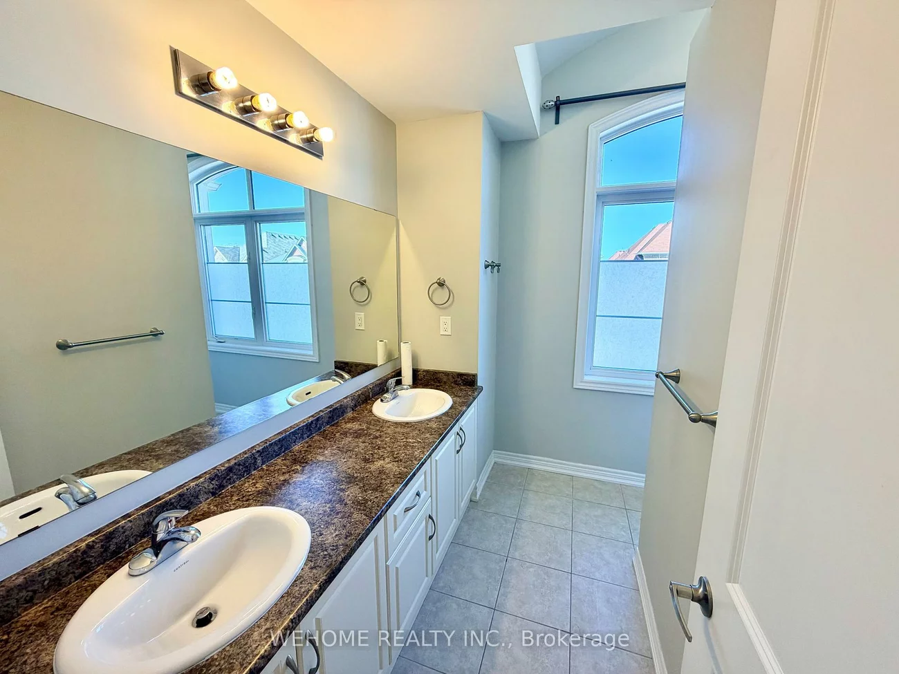 657, Sweetwater, Glenway Estates, Newmarket