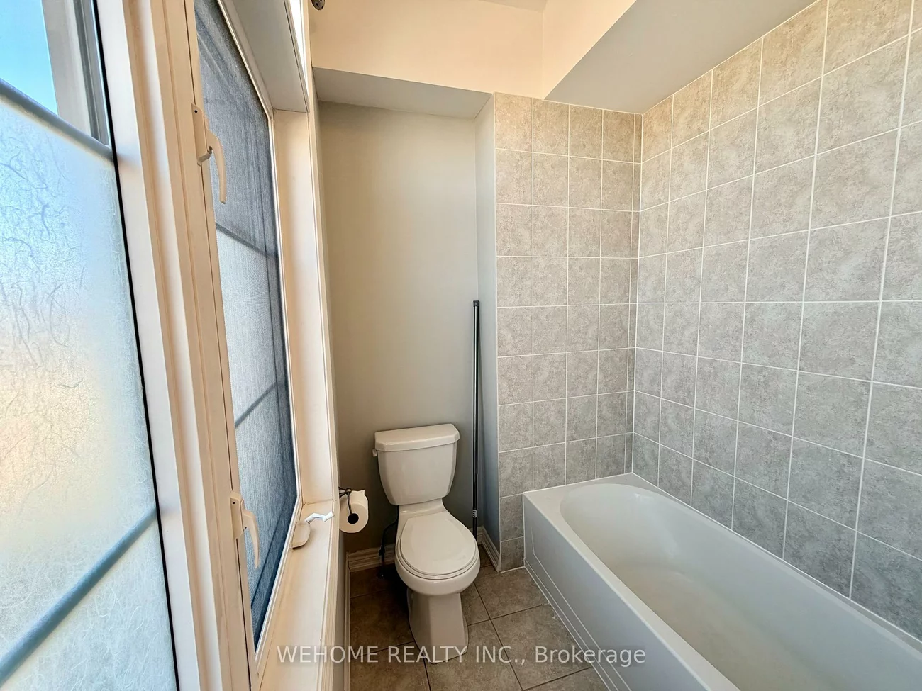 657, Sweetwater, Glenway Estates, Newmarket