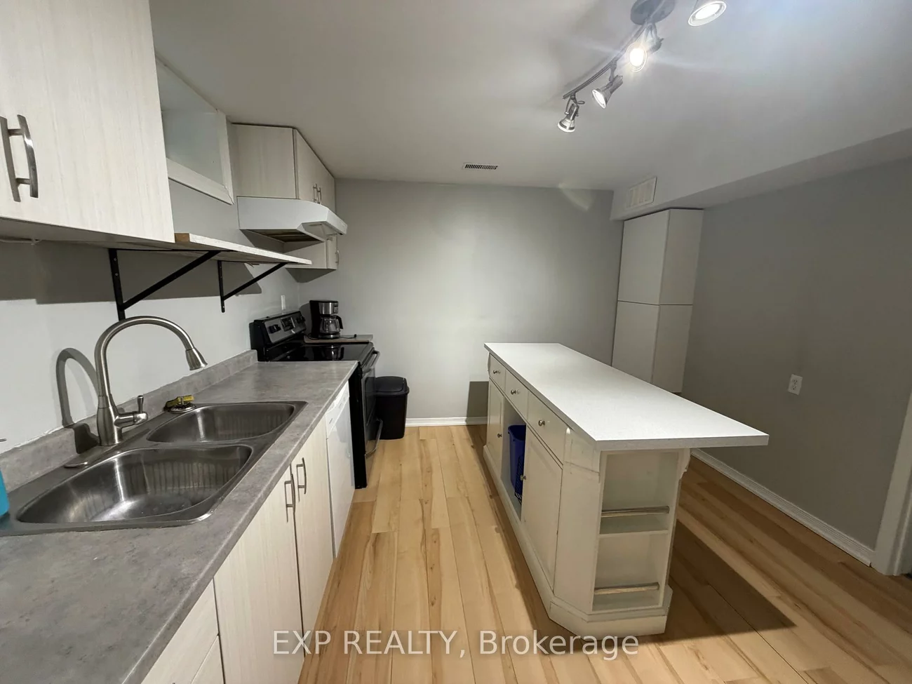 73, Roxborough, Gorham-College Manor, Newmarket