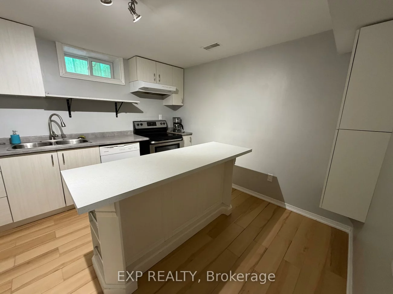 73, Roxborough, Gorham-College Manor, Newmarket