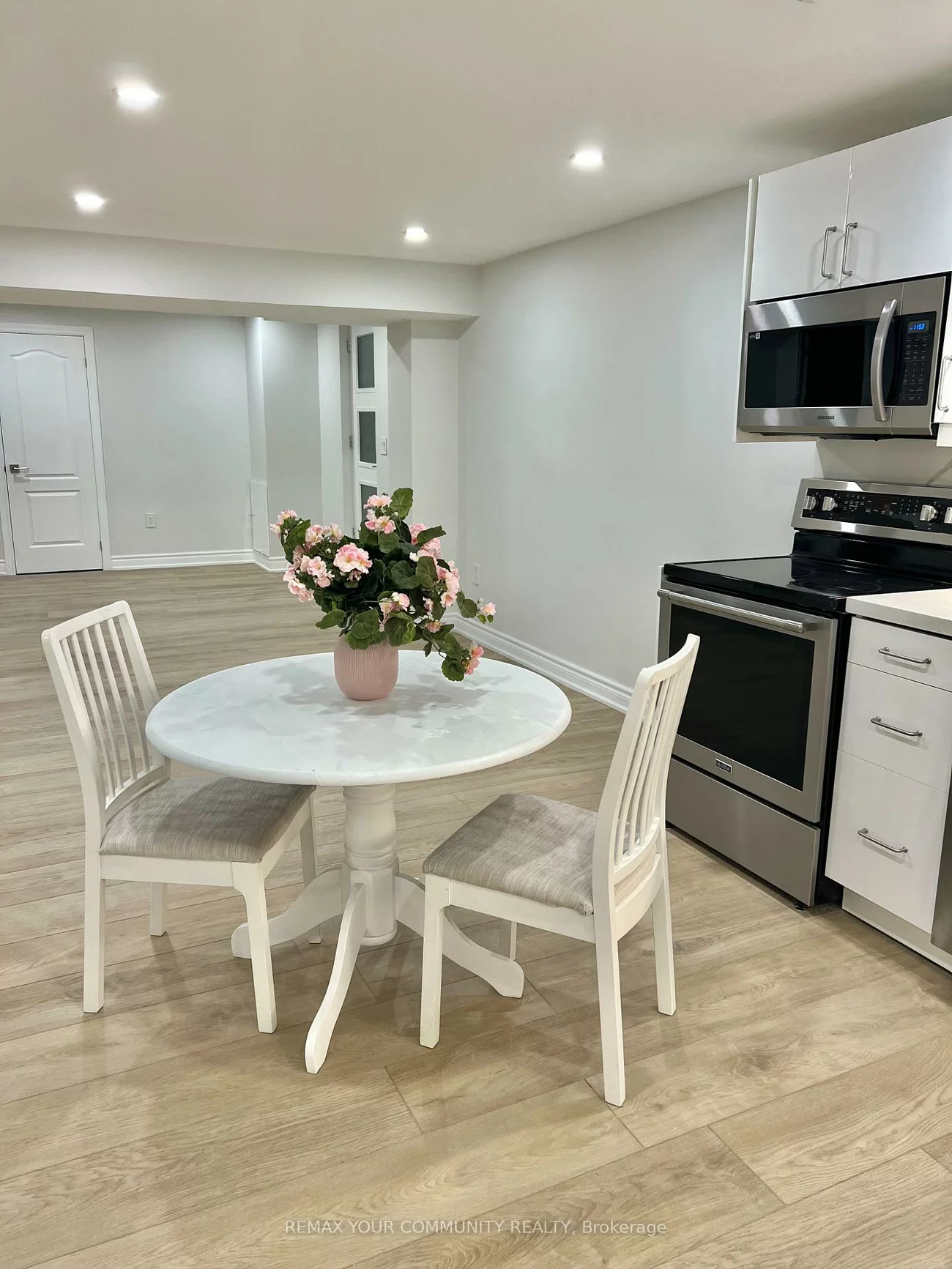 39, Nelson, Armitage, Newmarket