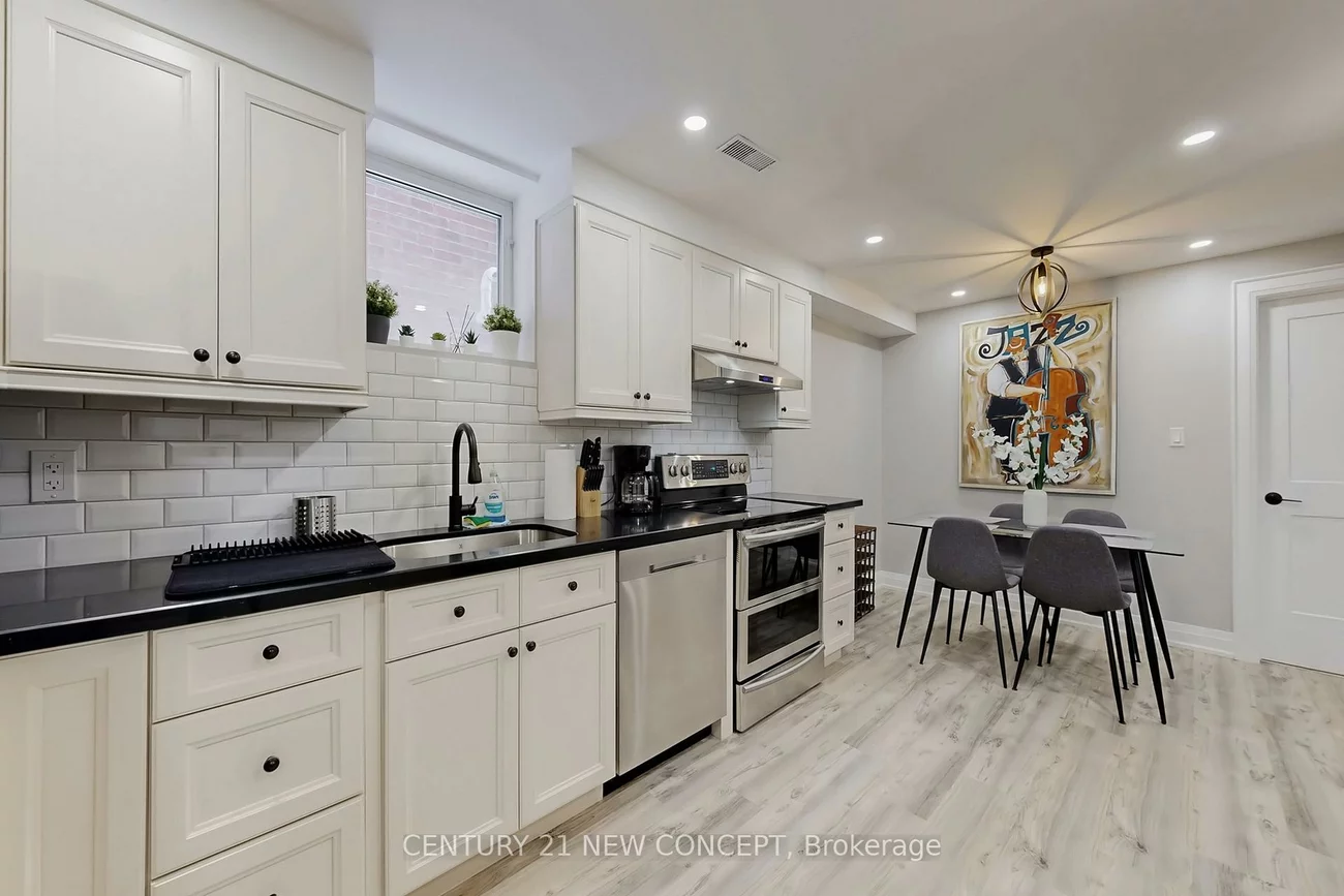 622, Sweetwater, Glenway Estates, Newmarket