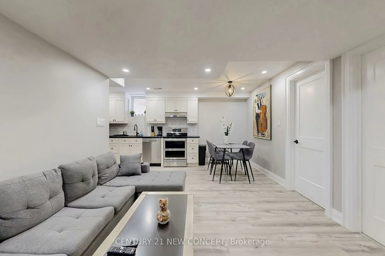 622, Sweetwater, Glenway Estates, Newmarket