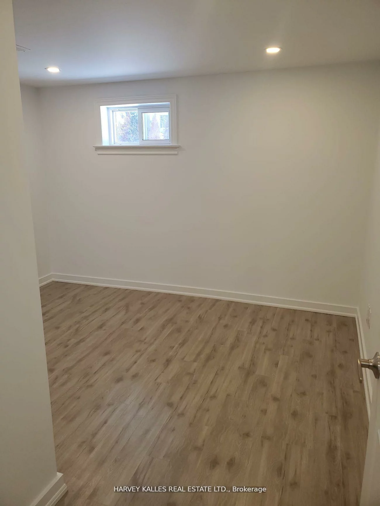 347, Ella, Central Newmarket, Newmarket