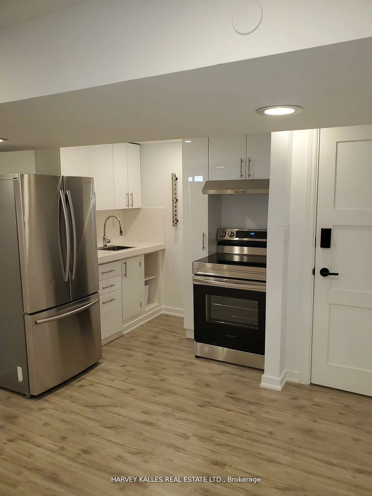 347, Ella, Central Newmarket, Newmarket