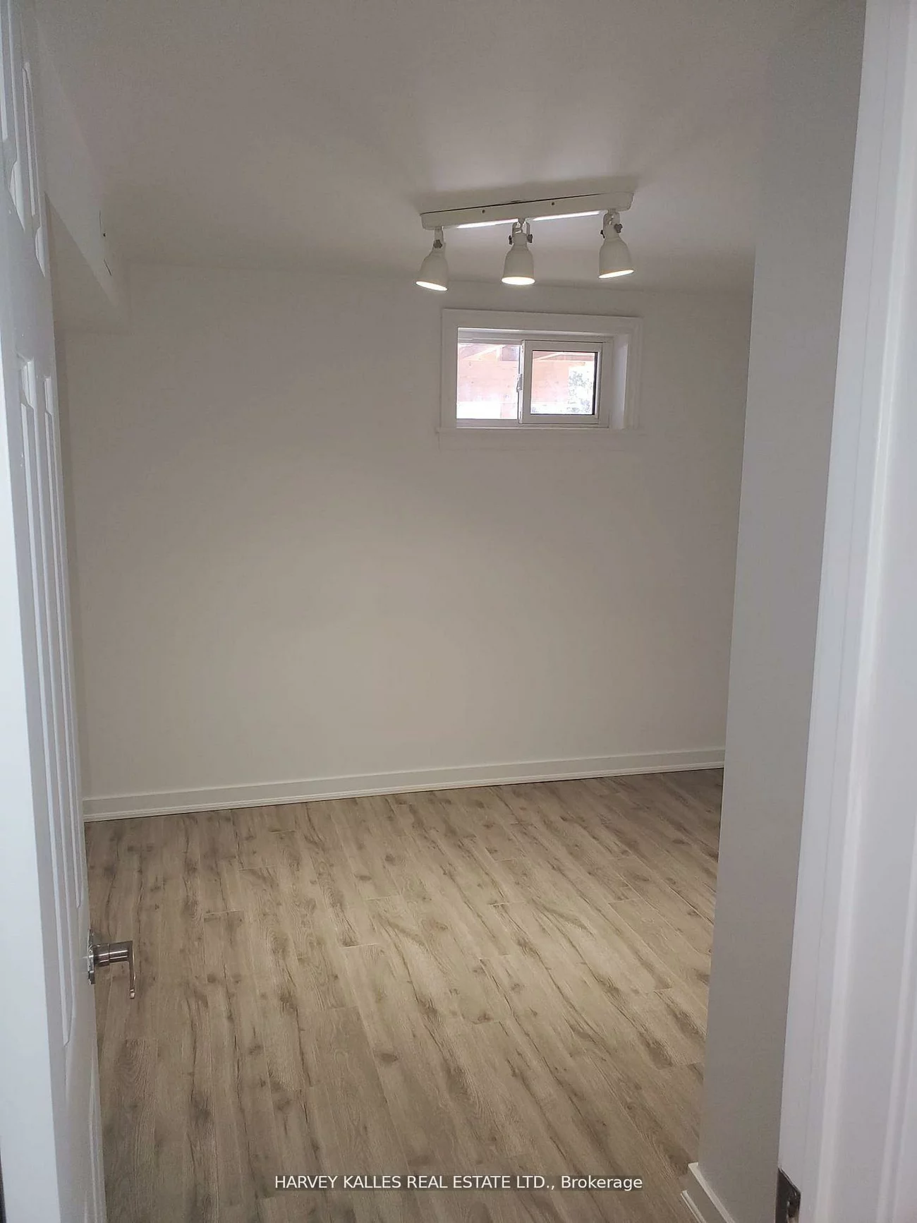 347, Ella, Central Newmarket, Newmarket