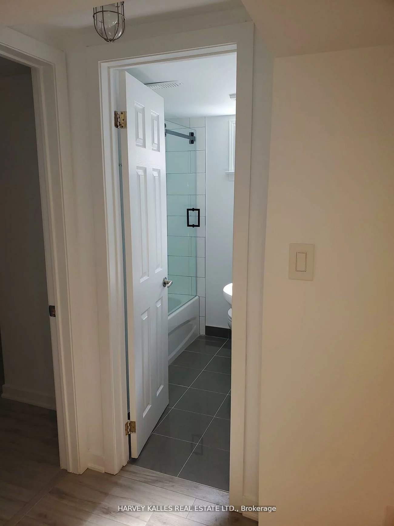 347, Ella, Central Newmarket, Newmarket