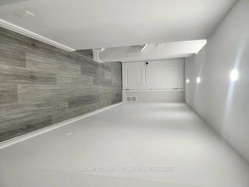 54, Gail Parks, Woodland Hill, Newmarket