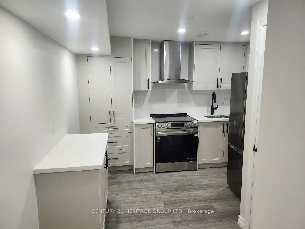 54, Gail Parks, Woodland Hill, Newmarket