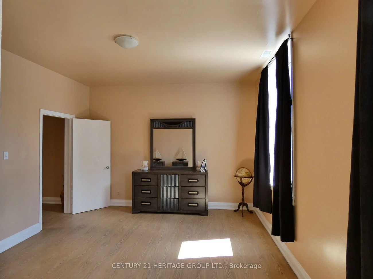 201, Main, Central Newmarket, Newmarket