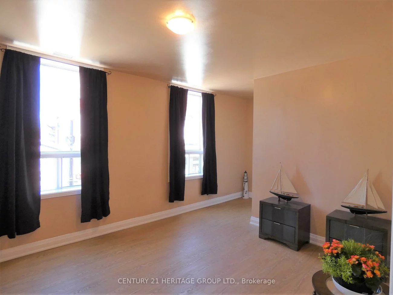 201, Main, Central Newmarket, Newmarket