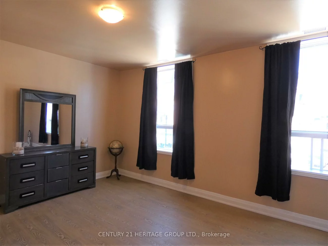 201, Main, Central Newmarket, Newmarket