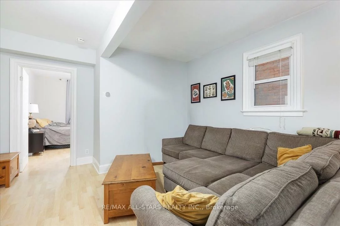 387, Ontario, Central Newmarket, Newmarket