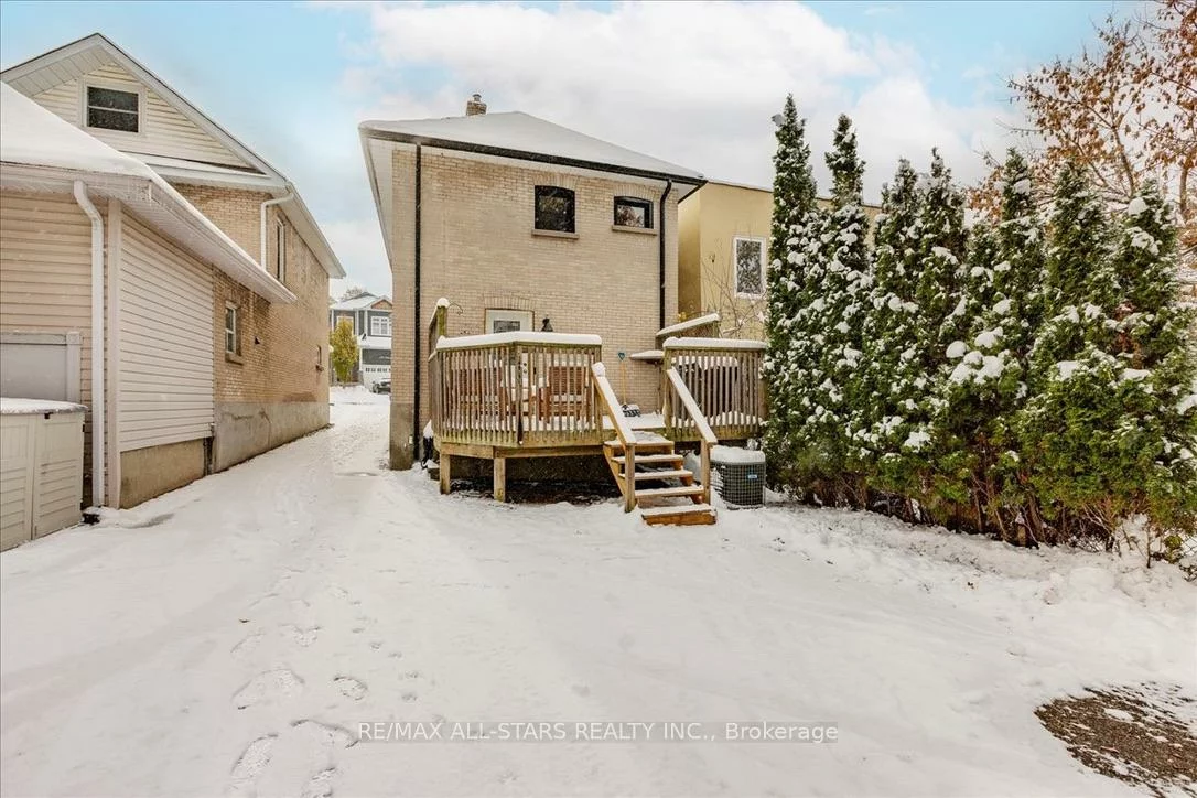 387, Ontario, Central Newmarket, Newmarket