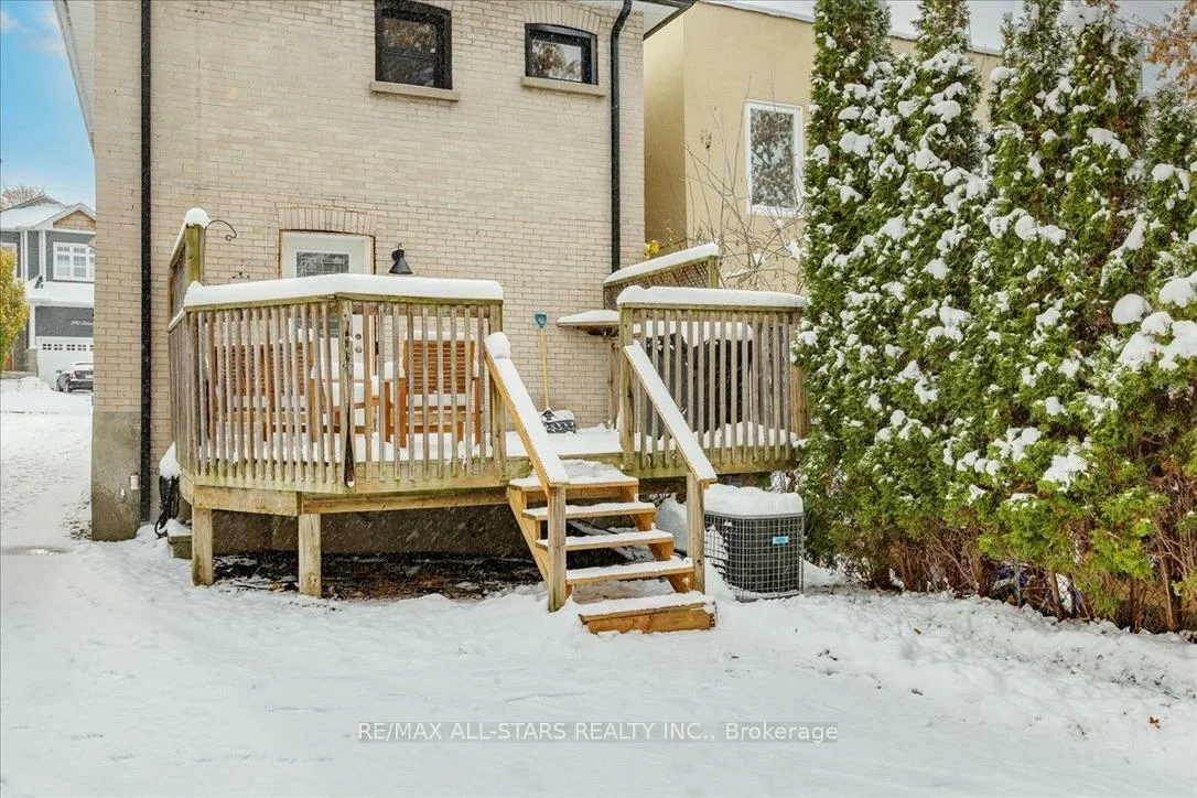 387, Ontario, Central Newmarket, Newmarket