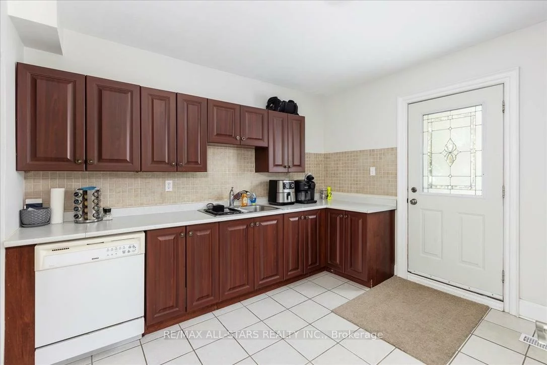 387, Ontario, Central Newmarket, Newmarket