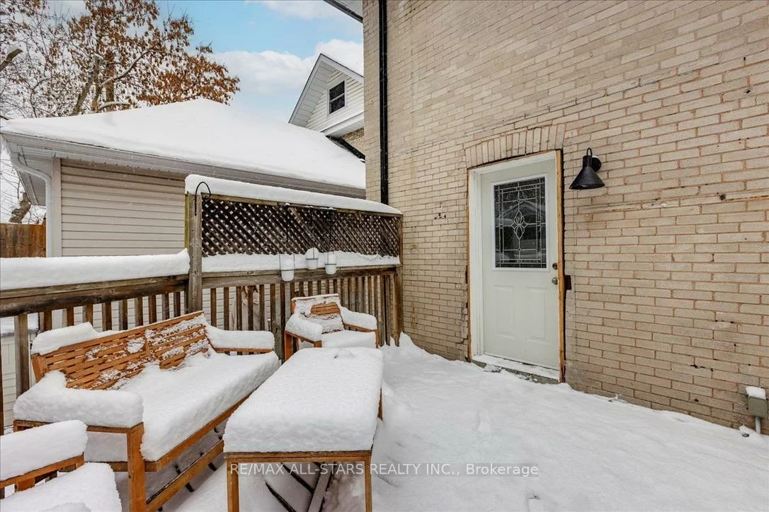 387, Ontario, Central Newmarket, Newmarket