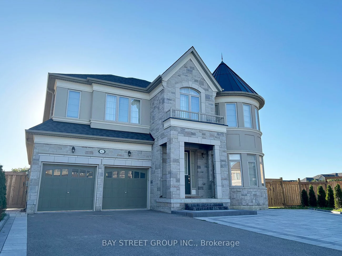 Bsmt 42, Brown, Glenway Estates, Newmarket