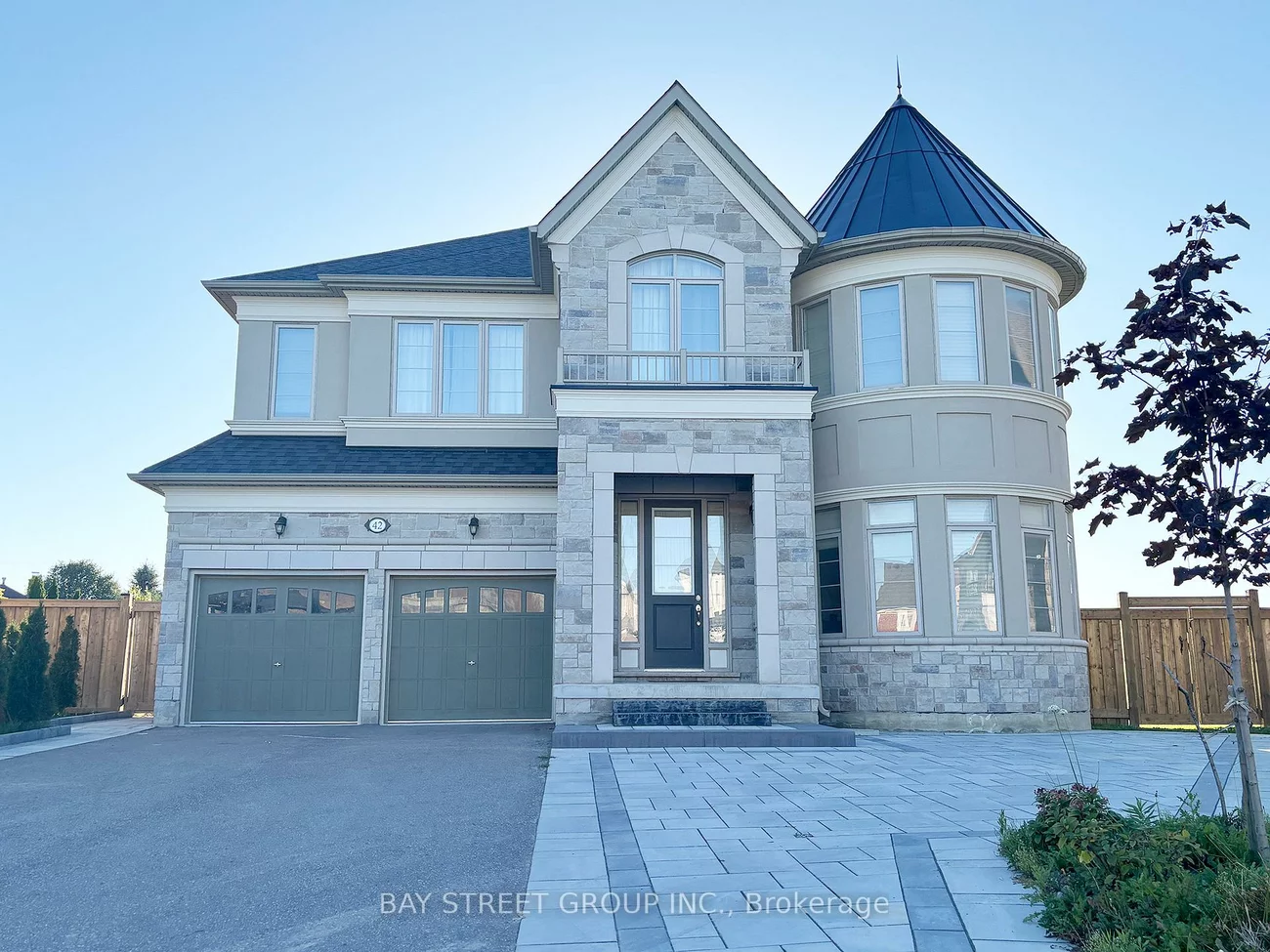 Bsmt 42, Brown, Glenway Estates, Newmarket