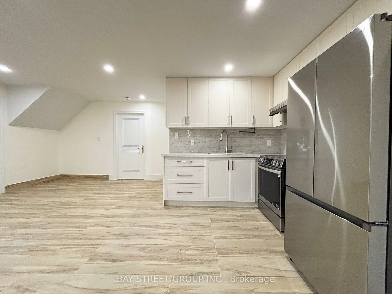 Bsmt 42, Brown, Glenway Estates, Newmarket