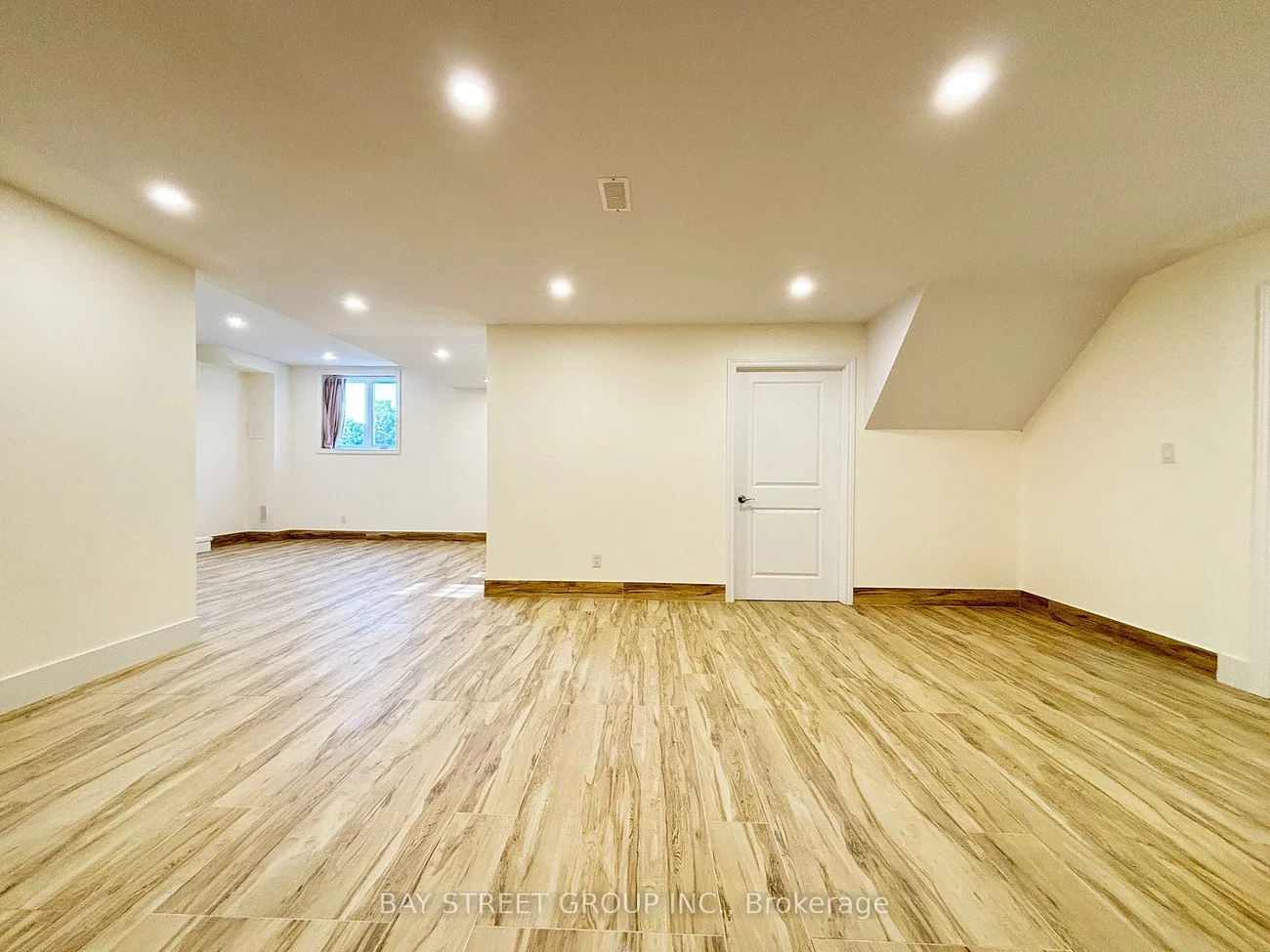 Bsmt 42, Brown, Glenway Estates, Newmarket