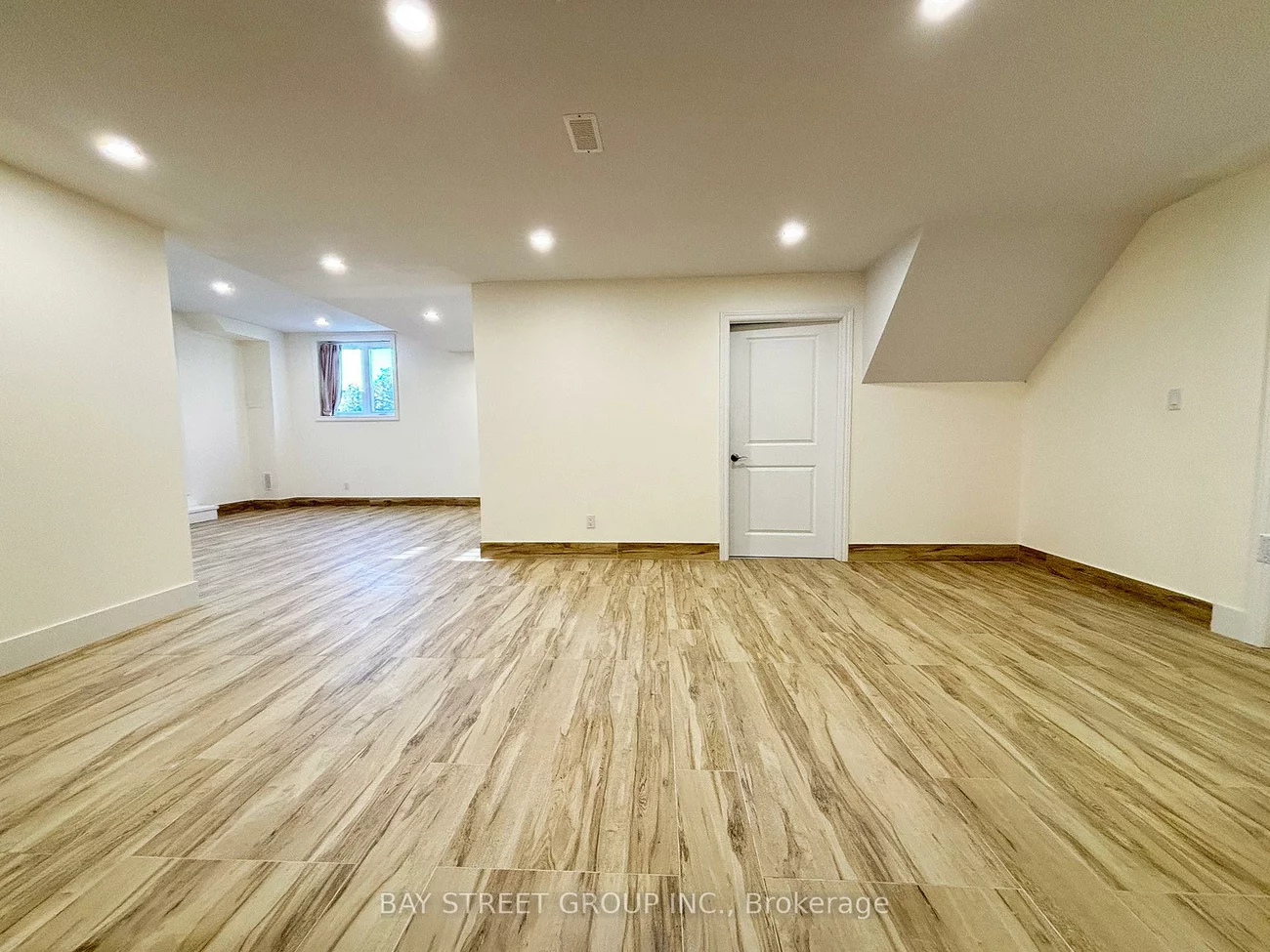 Bsmt 42, Brown, Glenway Estates, Newmarket
