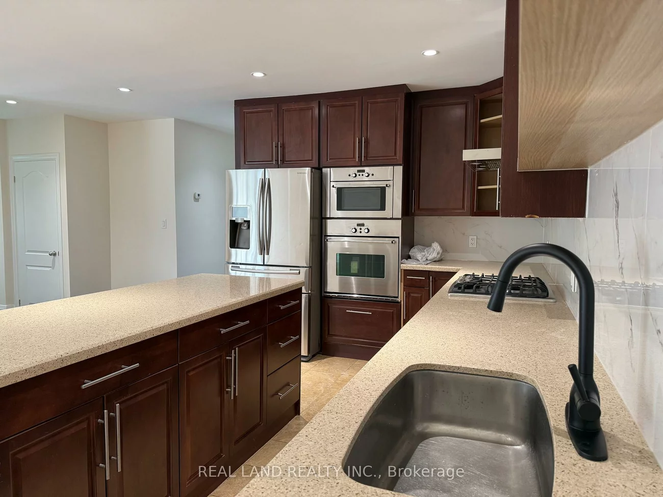 220, Millard, Central Newmarket, Newmarket