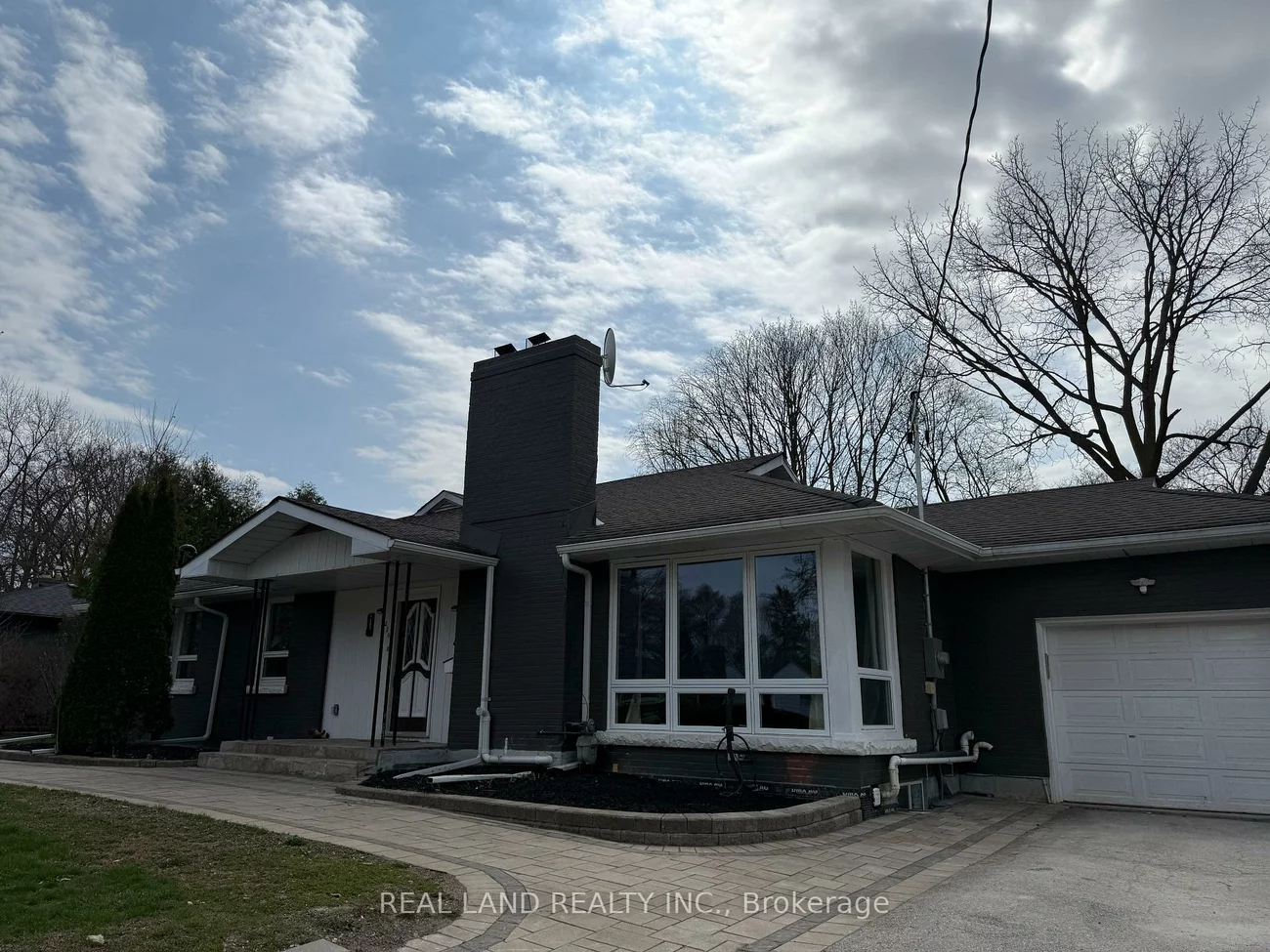 220, Millard, Central Newmarket, Newmarket