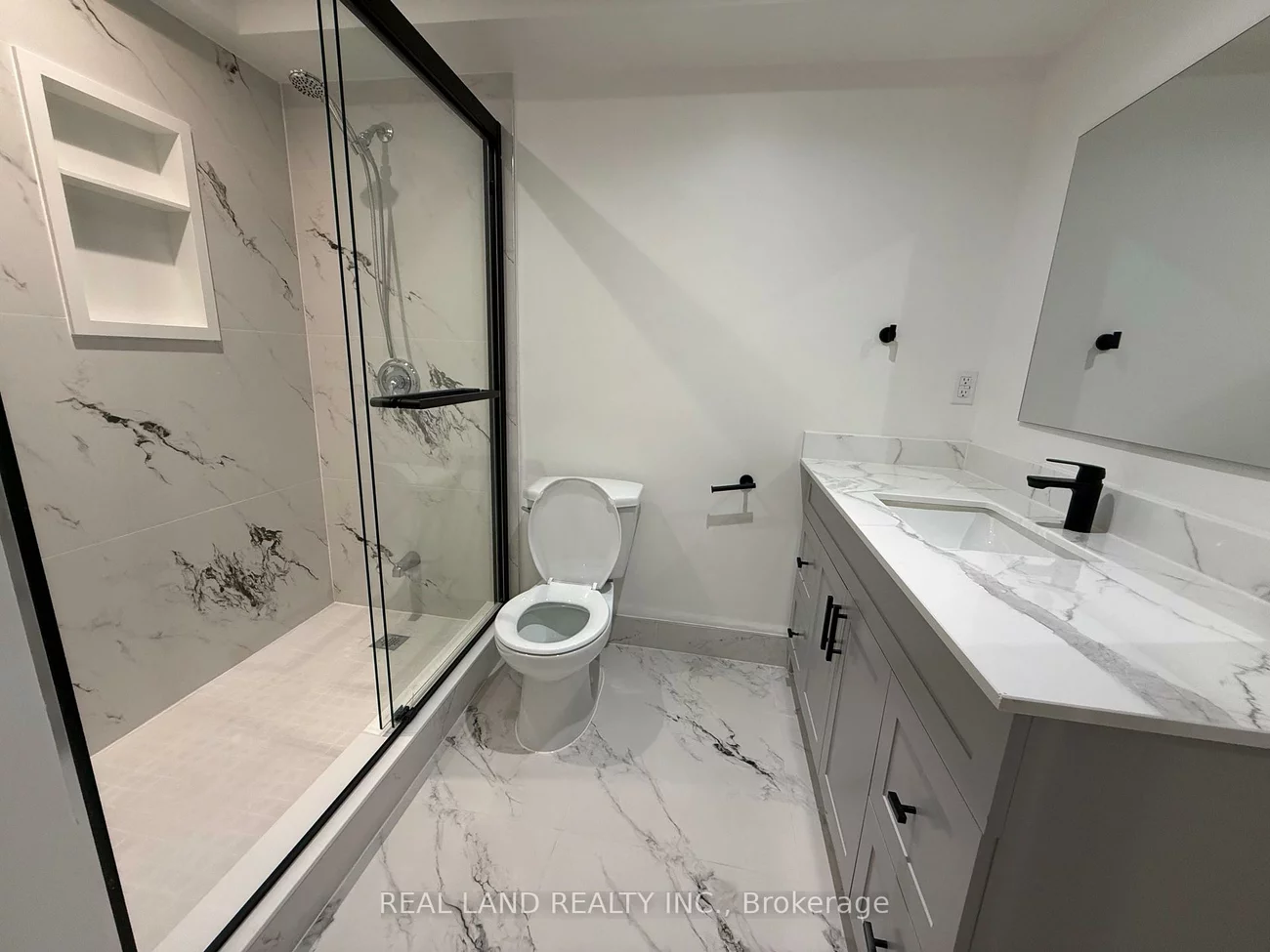 220, Millard, Central Newmarket, Newmarket