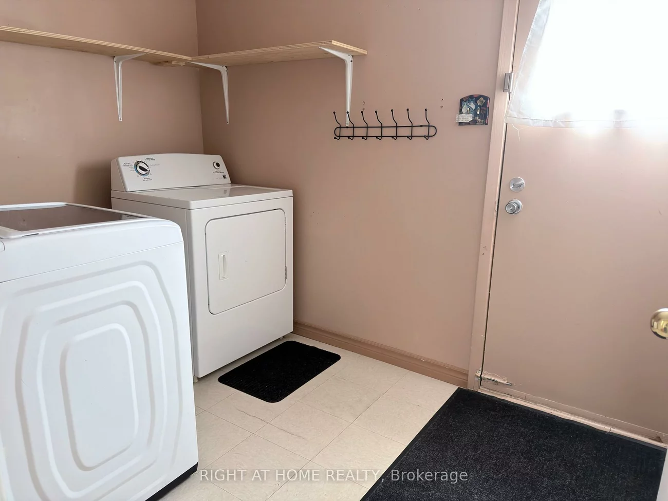 106, Carlson, Gorham-College Manor, Newmarket