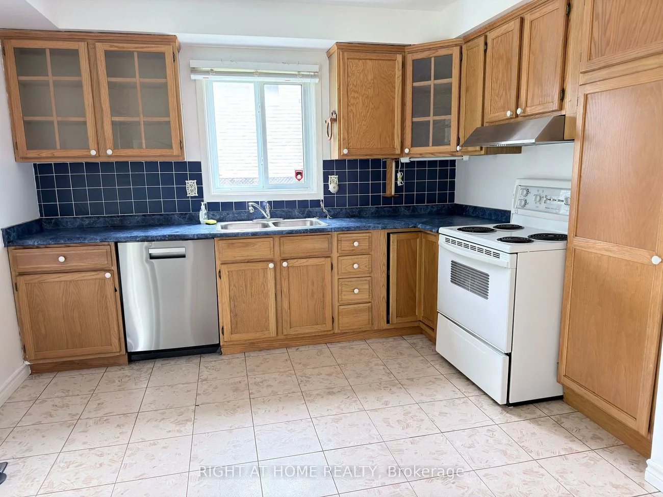 106, Carlson, Gorham-College Manor, Newmarket