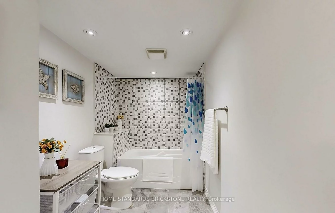 1011, Janette, Huron Heights-Leslie Valley, Newmarket