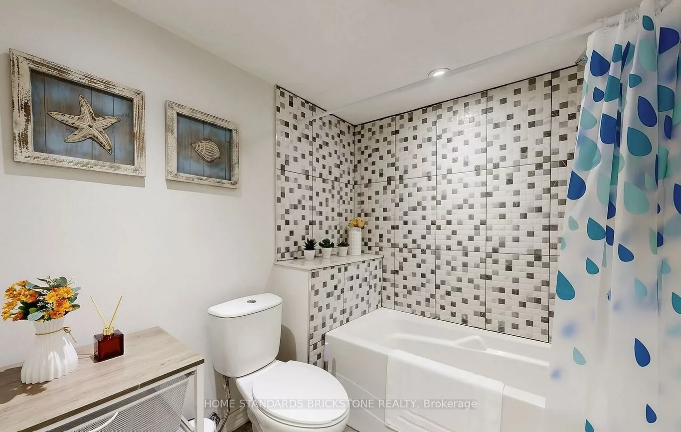 1011, Janette, Huron Heights-Leslie Valley, Newmarket