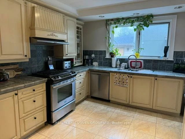 16970, Bayview, Gorham-College Manor, Newmarket