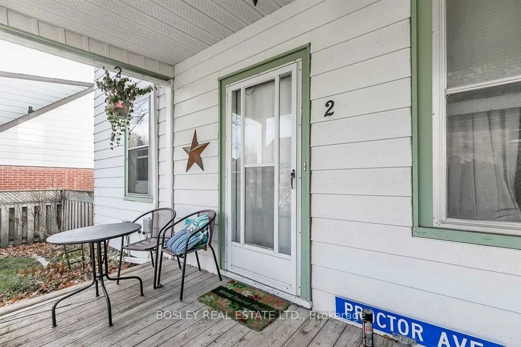 330, Botsford, Central Newmarket, Newmarket