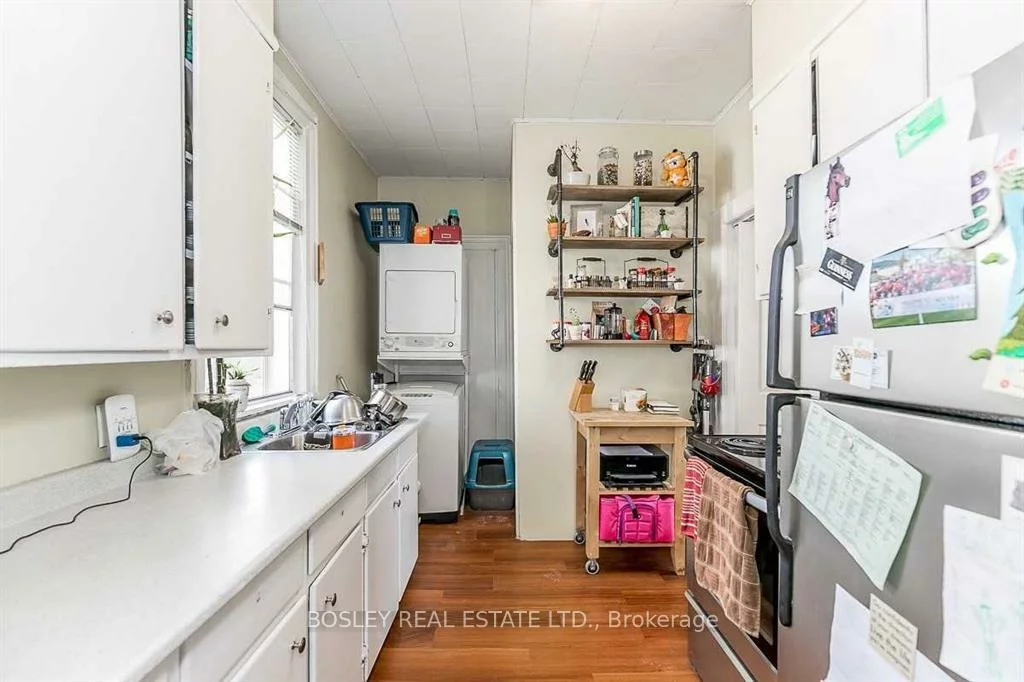 330, Botsford, Central Newmarket, Newmarket