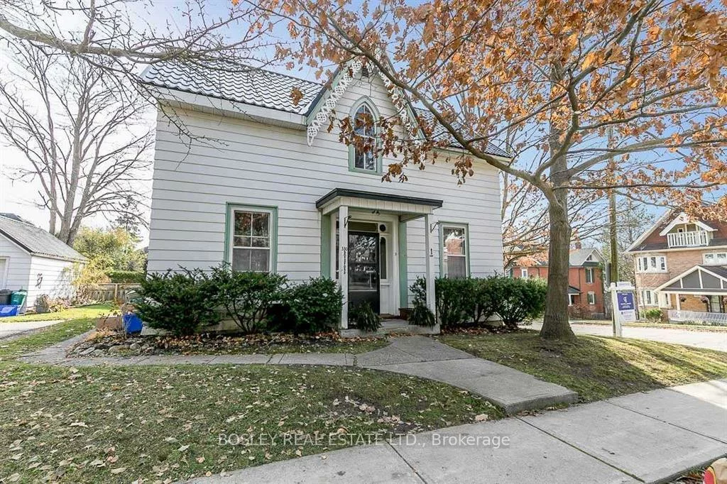 330, Botsford, Central Newmarket, Newmarket