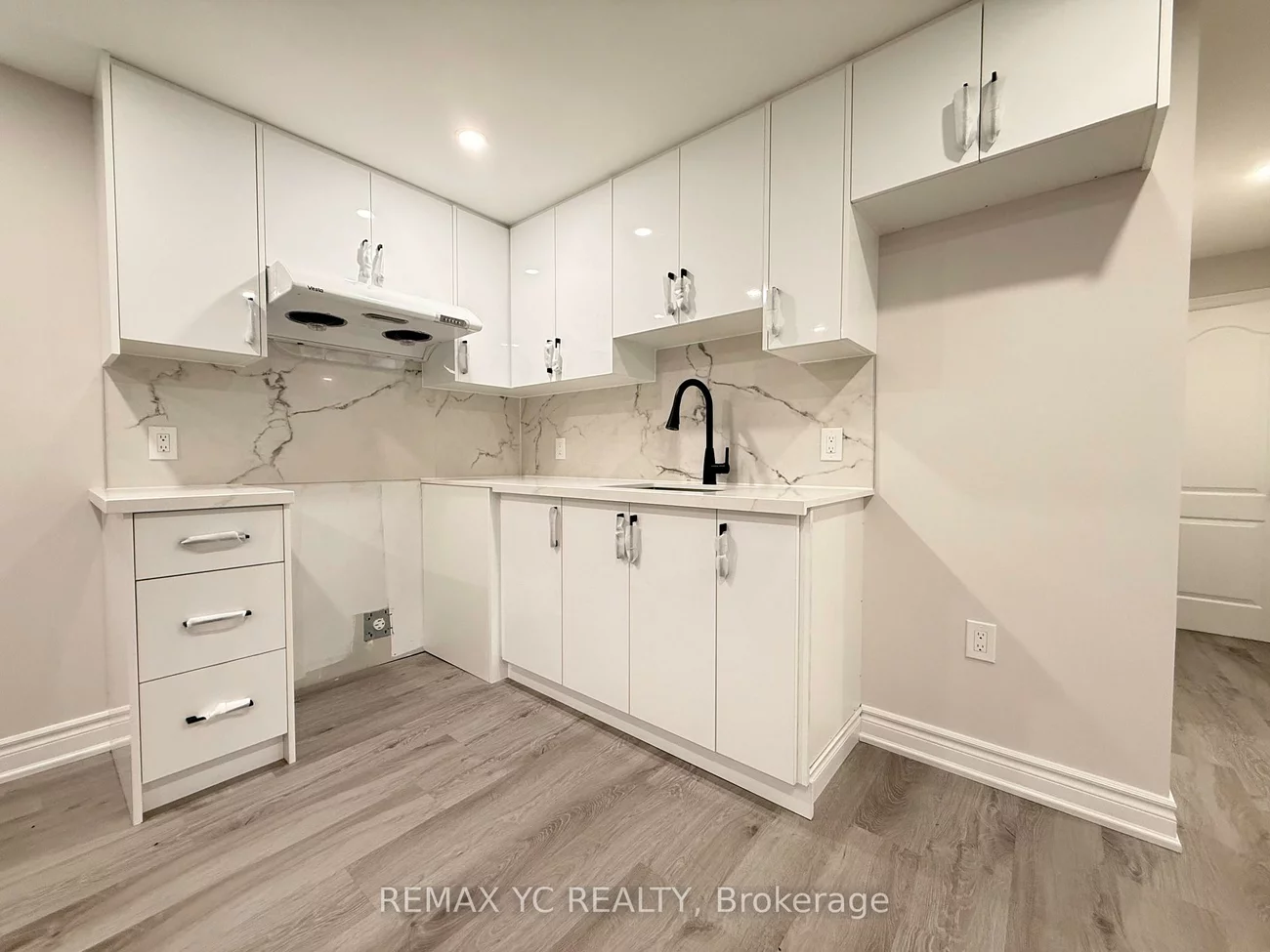 402, Handley, Central Newmarket, Newmarket