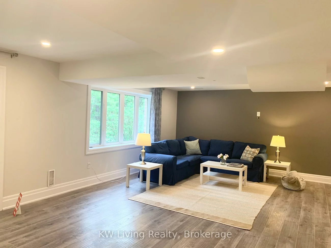 162, Art West, Woodland Hill, Newmarket