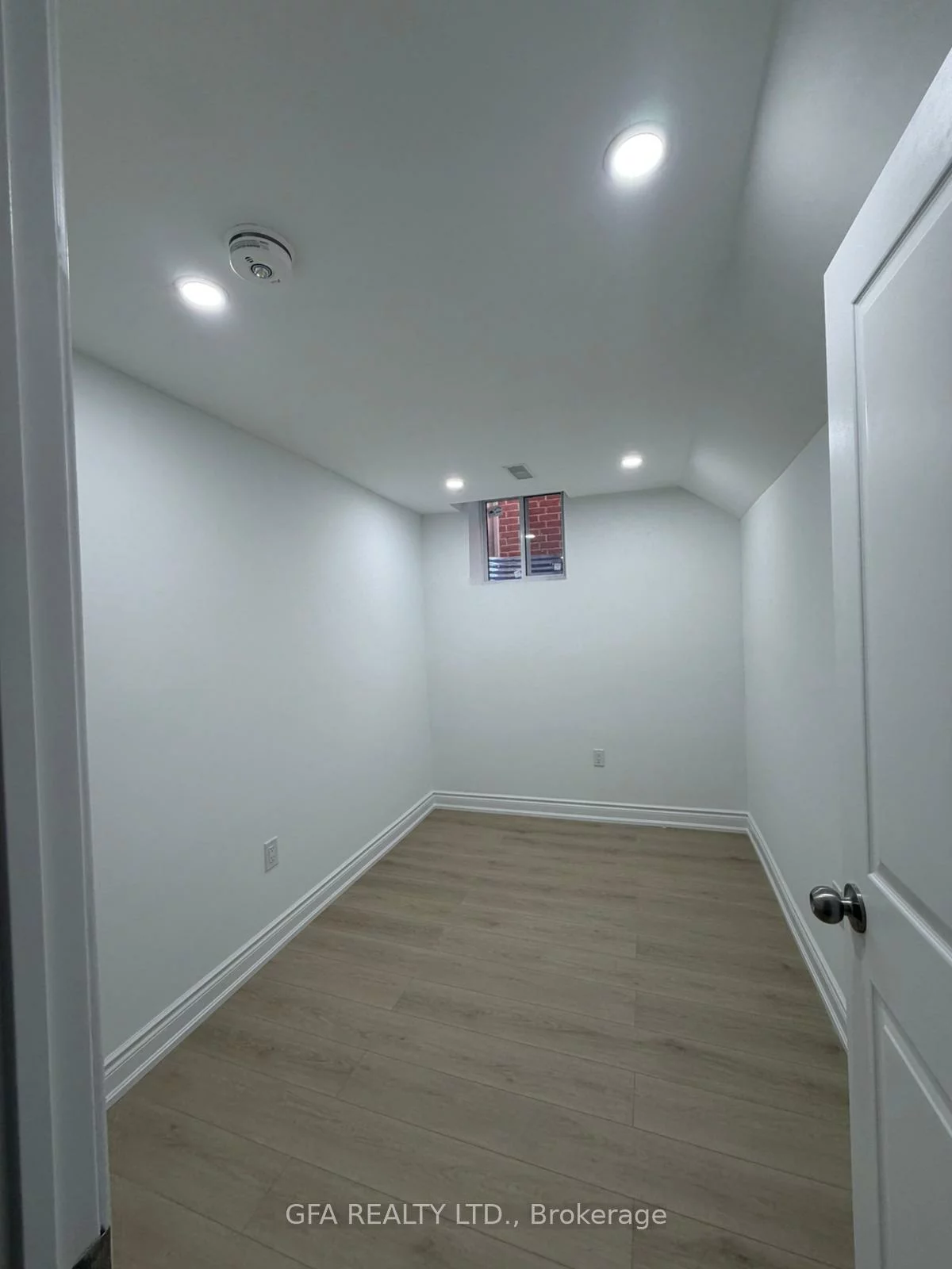 74, Four Seasons, Woodland Hill, Newmarket