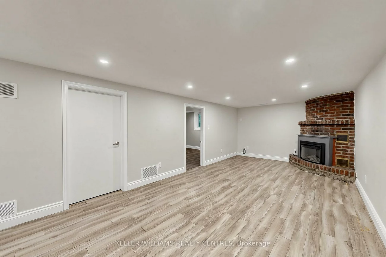 807, Greenfield, Huron Heights-Leslie Valley, Newmarket