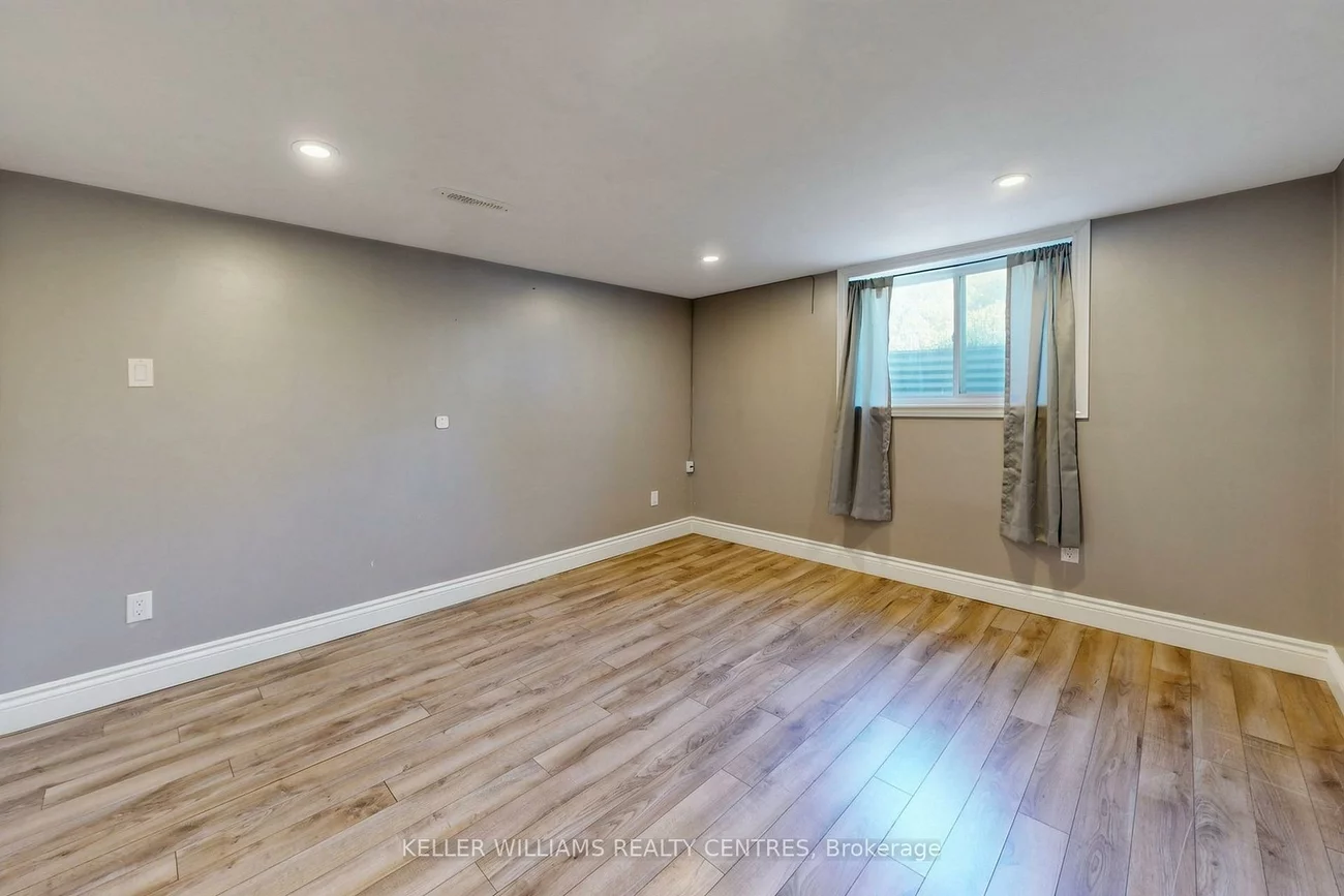 807, Greenfield, Huron Heights-Leslie Valley, Newmarket