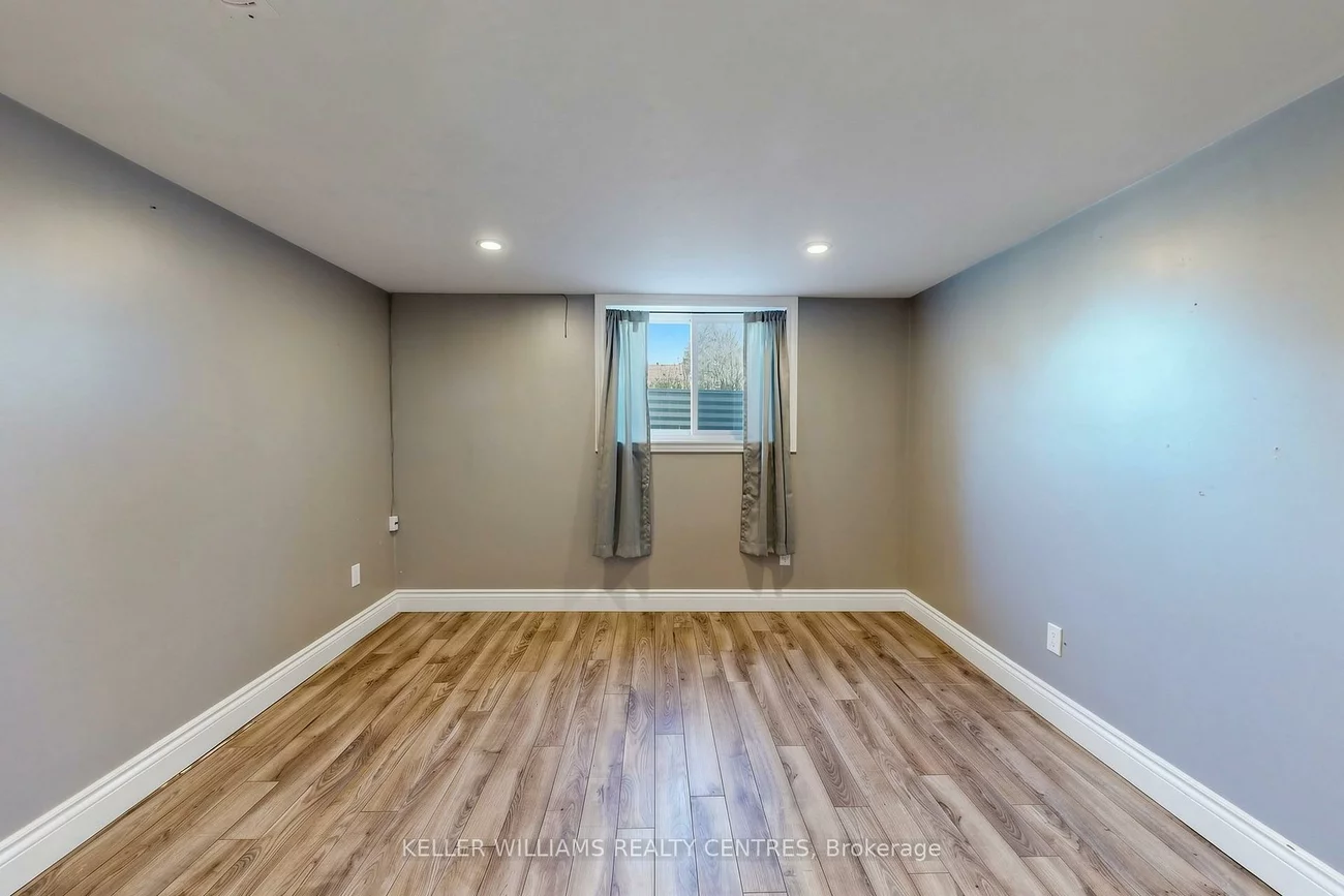 807, Greenfield, Huron Heights-Leslie Valley, Newmarket