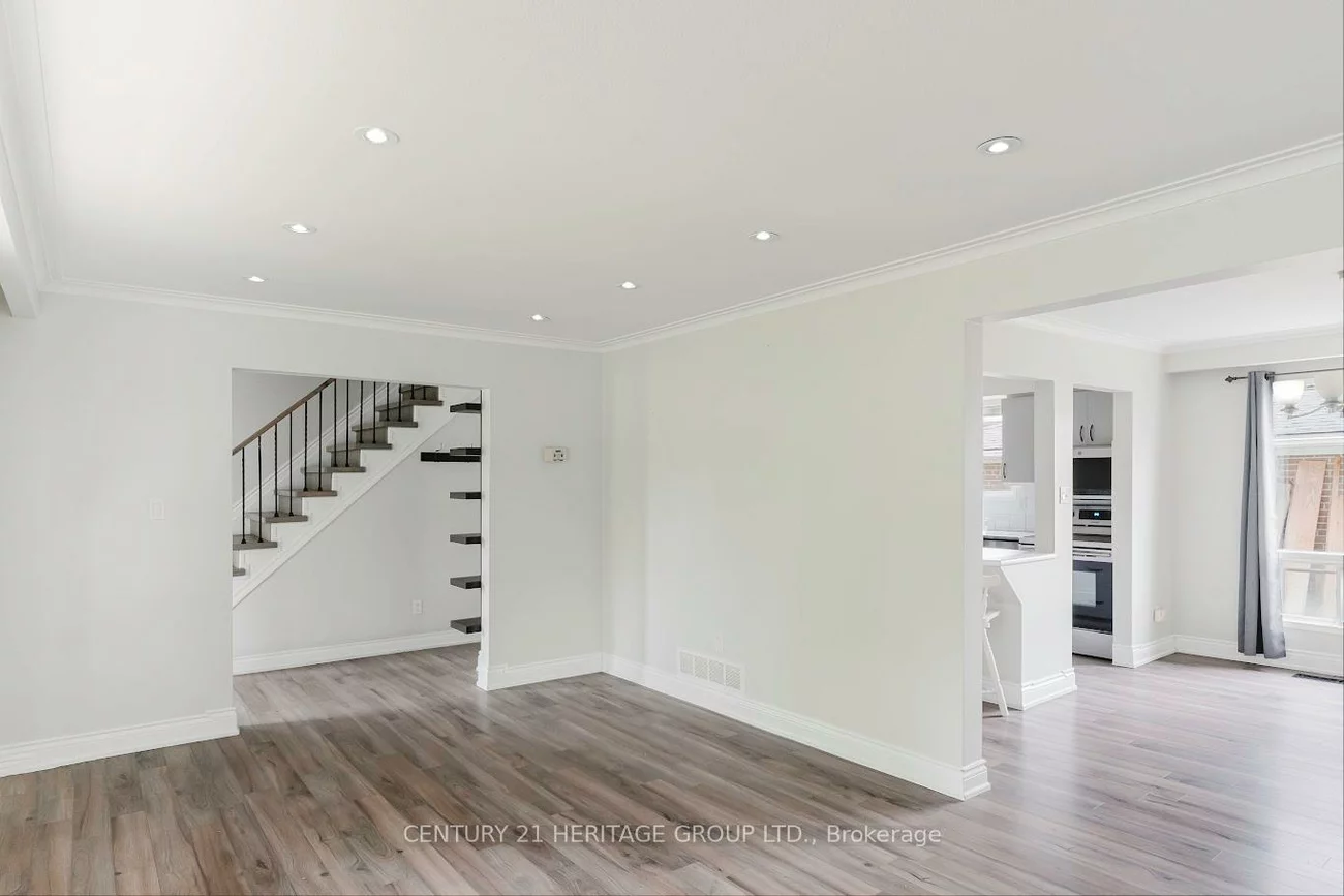 307, Towercrest, Central Newmarket, Newmarket