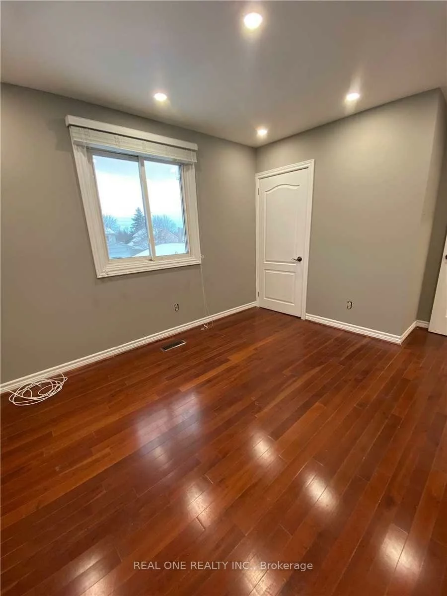 81, Eastman, Huron Heights-Leslie Valley, Newmarket