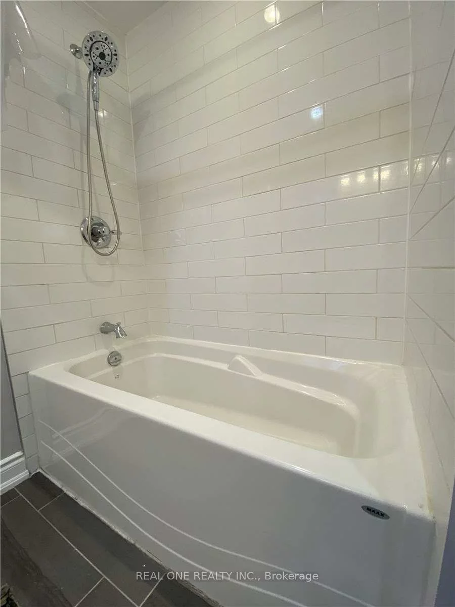 81, Eastman, Huron Heights-Leslie Valley, Newmarket