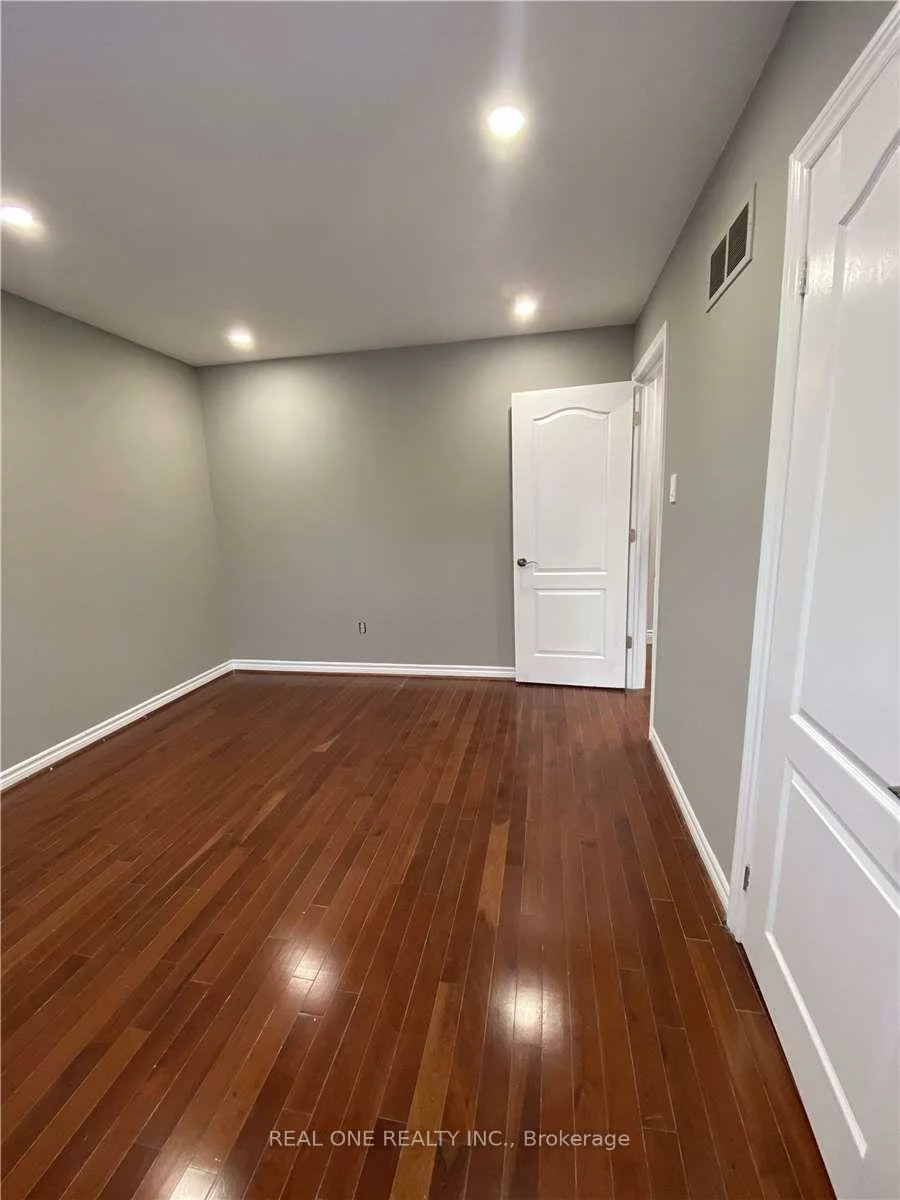 81, Eastman, Huron Heights-Leslie Valley, Newmarket